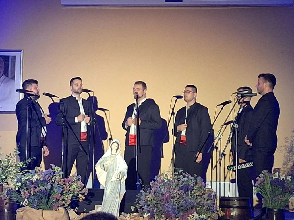 U Međugorju održan treći humanitarni koncert 'Klape na kršu'